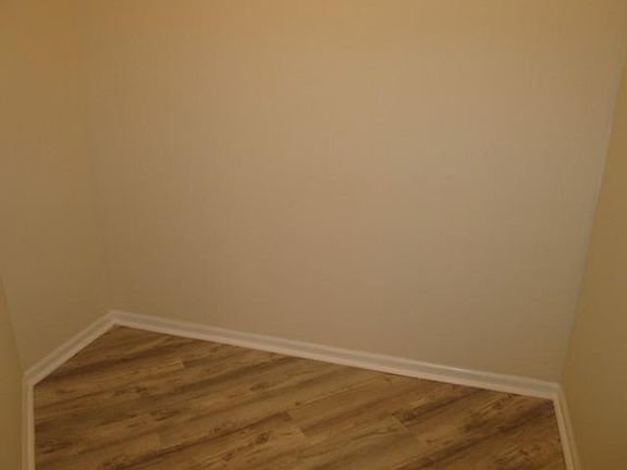 4th image of 2466 Charleston Dr #U2