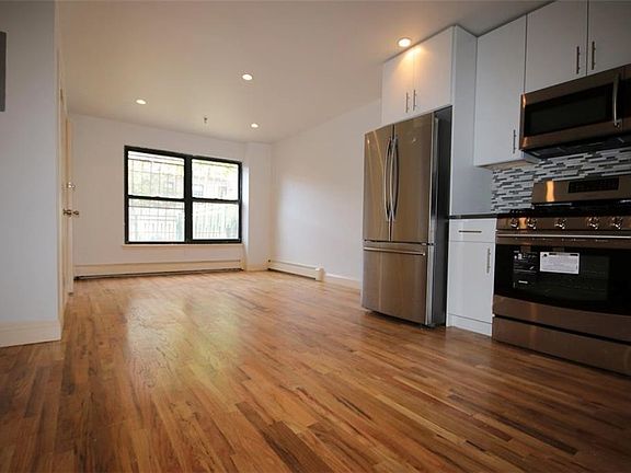 4th image of 941 E 181st St