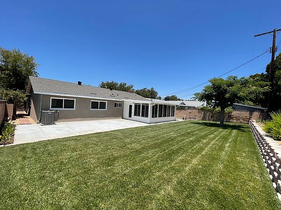 4th image of 23370 Schoolcraft St