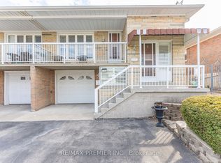 16 Orchardcroft Cres, Toronto, ON M3J 1S8