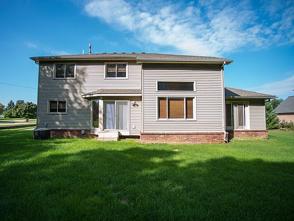 3rd image of 2512 Foxgrove Dr
