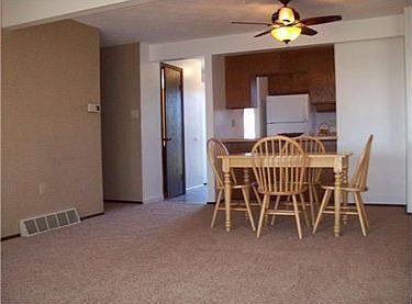 3rd image of 643 Sunset Cir