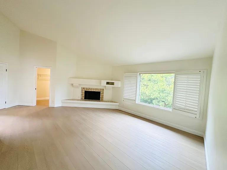 6635 Soaring Dr — Photo 35