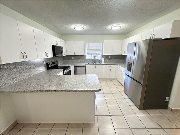 5th image of 9540 SW 36th St #2