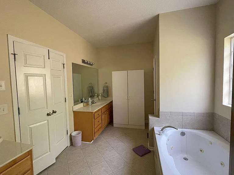 1444 W Running Brook Rd — Photo 12