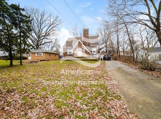1015 E Cox Ave, Peoria Heights, IL