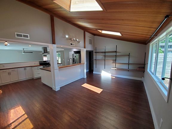5th image of 12911 NE 130th St