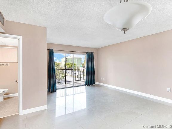 4th image of 1250 NE 125th St APT 300B