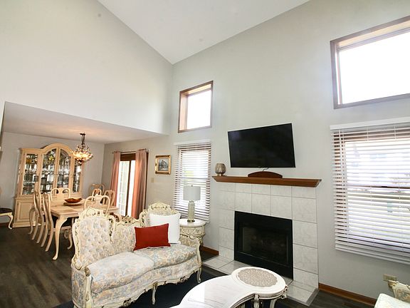 4th image of 9932 Constitution Ct