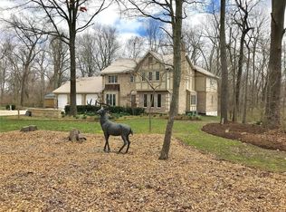 10 David Dr, Saint Jacob, IL 62281