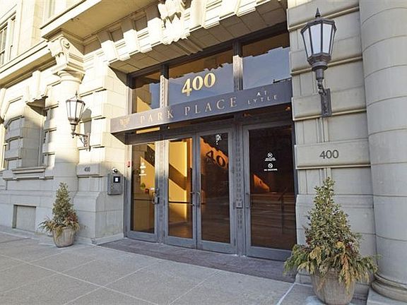 2nd image of 400 Pike St Unit 512
