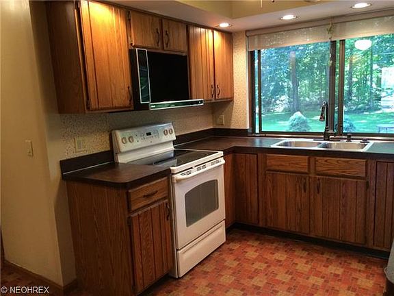 2nd image of 9138 Hidden Glen Dr