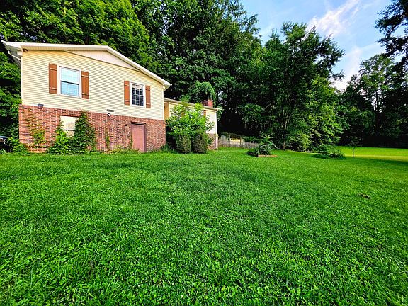 2nd image of 822 Henson Rd