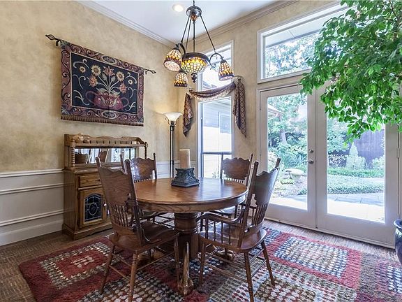 4th image of 207 Salem Ct
