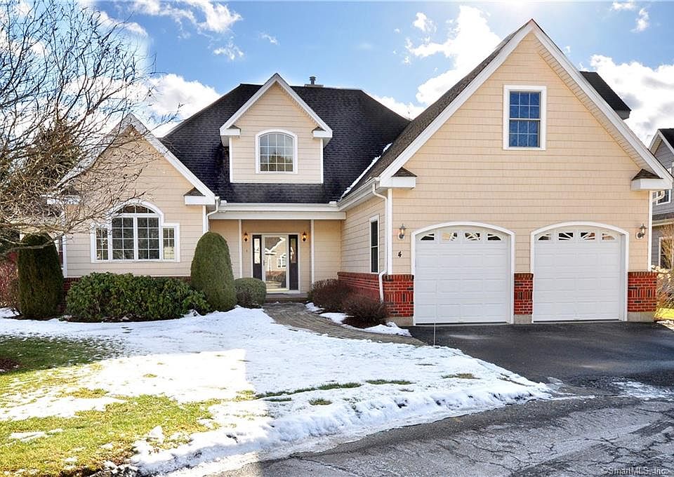 1st image of 4 Curran Cir #4