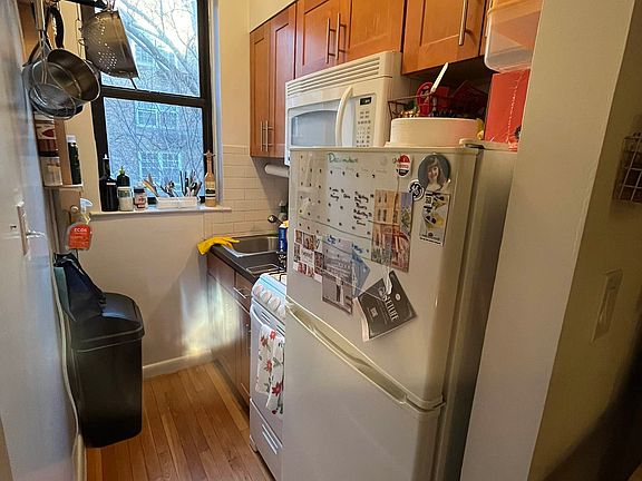 2nd image of 527 E 88th St APT 3C