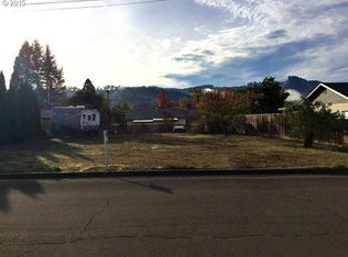 3 East St, Sutherlin, OR 97479