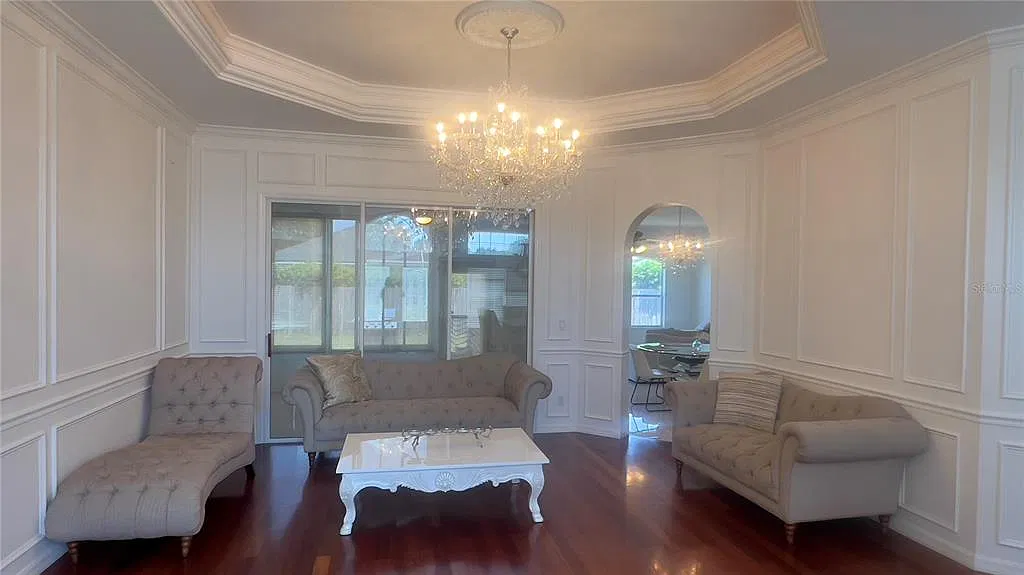 3 bed, 3.0 bath, 2352 sqft, $3,000 — Photo 3