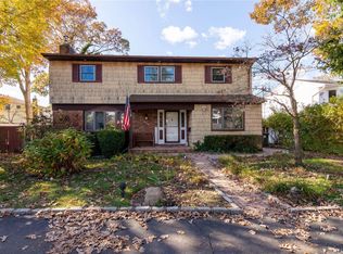 428 Higbie Ln, West Islip, NY 11795