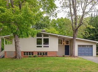 30 Deanwood Cir, Asheville, NC 28803