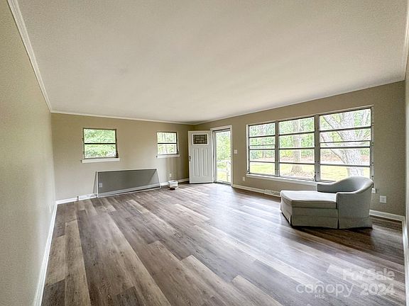 3rd image of 78 Dogwood St