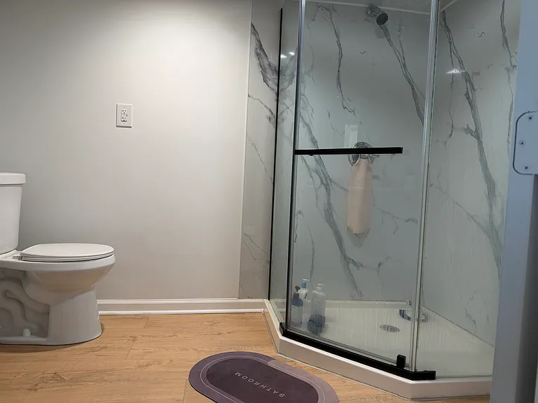 210 Ziegler St — Photo 11