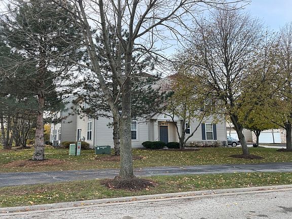 3rd image of 598 Shakespeare Dr