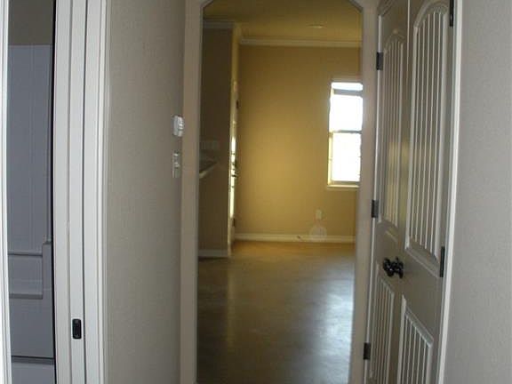 5th image of 504 Deacon Dr