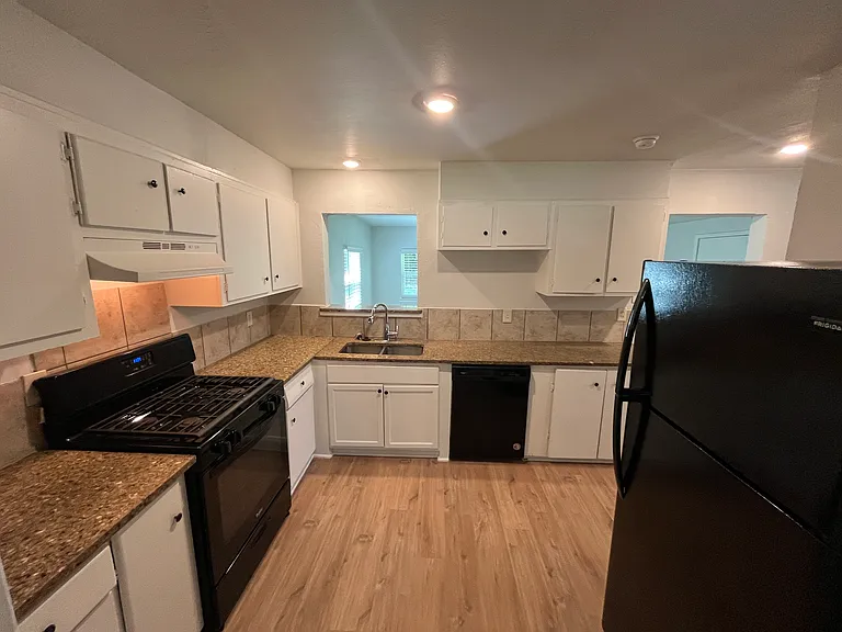 2314 Blyth Dr — Photo 6