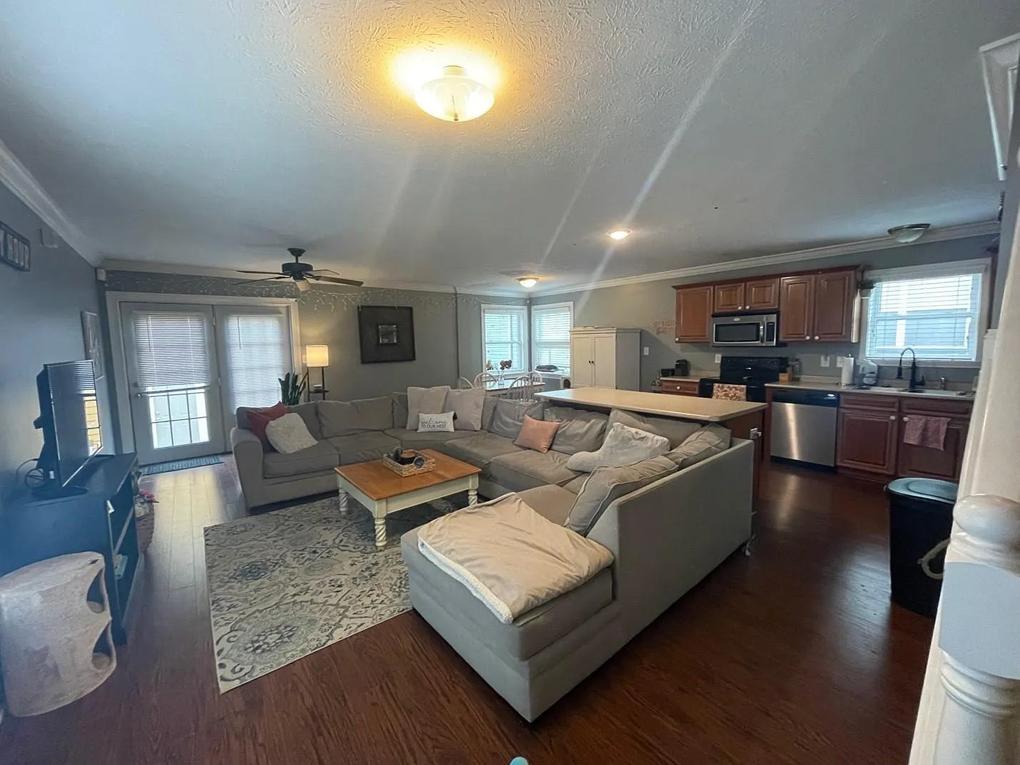 2041 Broadway St — Photo 3