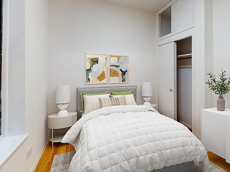425 E 65th St #8 — Photo 2