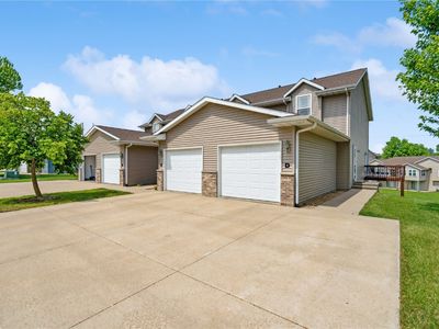 3725 37th Ave SW UNIT D, Cedar Rapids, IA, 52404