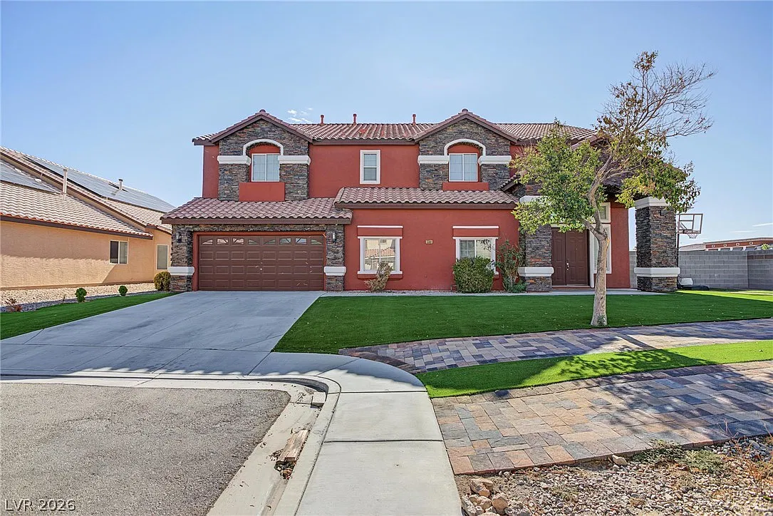 5 bed, 4.5 bath, 4258 sqft, $4,000 — Photo 1