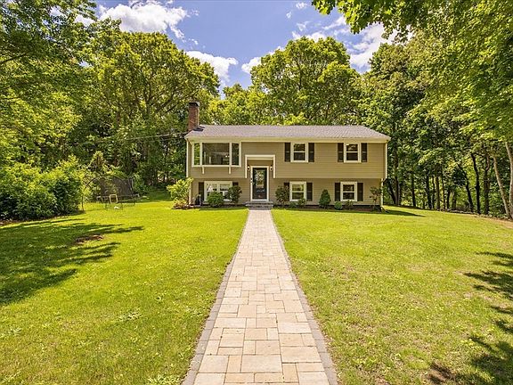 2nd image of 2 Wilson Ln