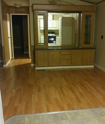 3rd image of 405 Parkland Way