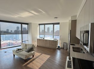 344 N Canal St #2403, Chicago, IL 60606