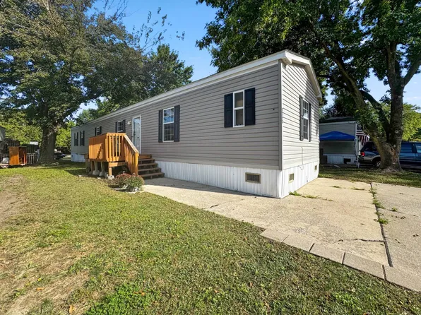 206 Holiday Mobile Home Park, Granite City, IL 62040