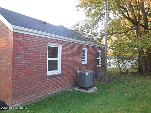 3rd image of 135 Elm St