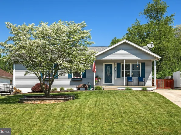 87 Georgia Ave, Charles Town, WV 25414