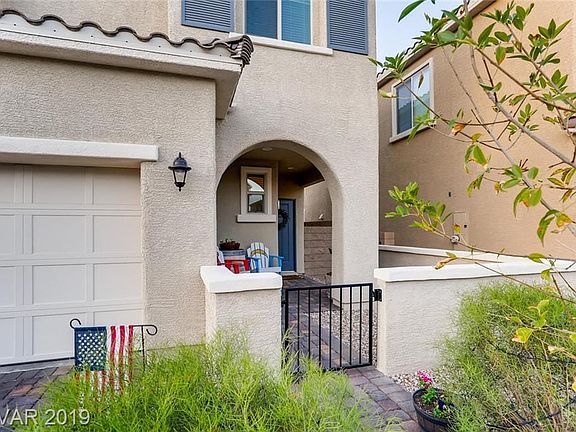 3rd image of 9718 Canyon Landing Ave