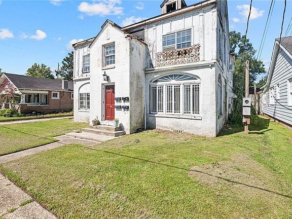 3rd image of 68 Bradford Ave
