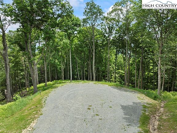 4th image of WR44 6964 Beech Mountain Road