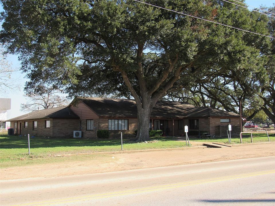 1st image of 2119 Woods Rd