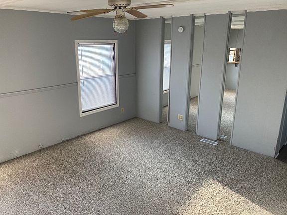 3rd image of 831 Avondale Dr