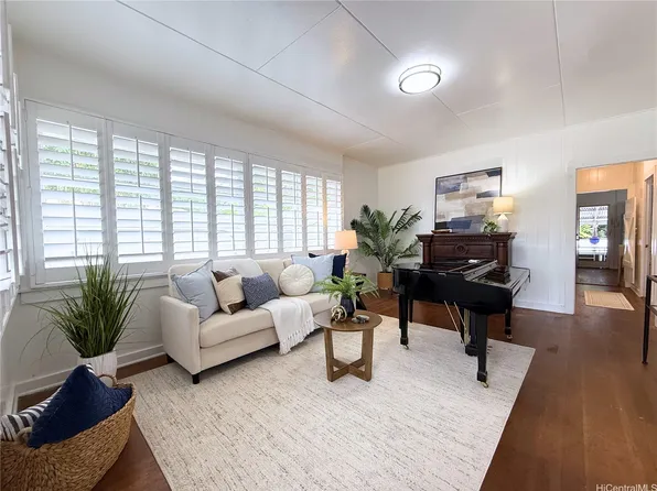 1114 Kaala Ave, Wahiawa, HI 96786