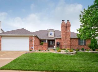 2693 Towne Oaks Dr, Saint Louis, MO 63129