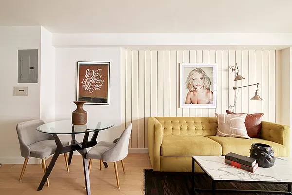 Rented by Manhattan Realty Group | media 16