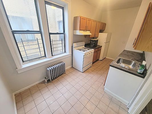 5th image of 680 E 224th St APT 4F