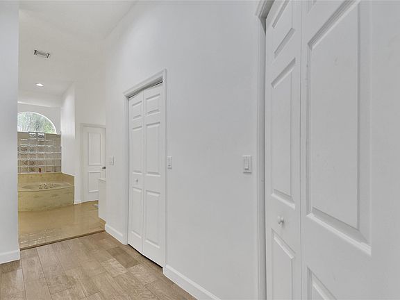 5th image of 2965 Wentworth