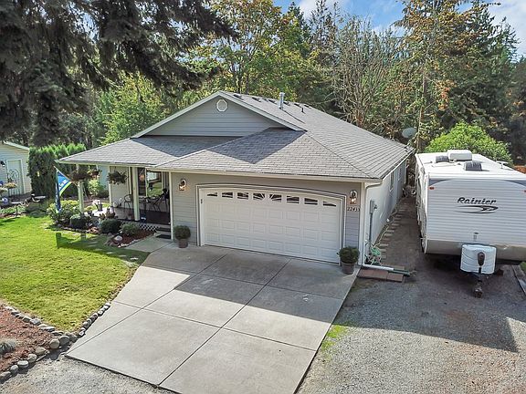 2nd image of 22433 Autumnwood Ct SE